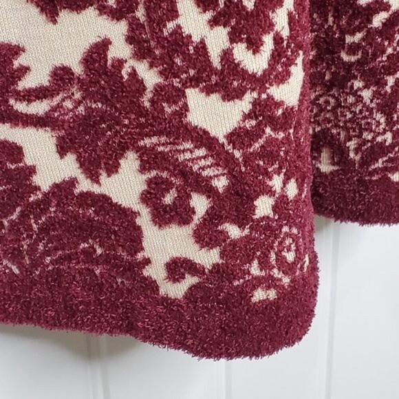 Gabby + Skye Maroon Damask Print, Blanket Soft Dress, Size Small - Picture 3 of 8